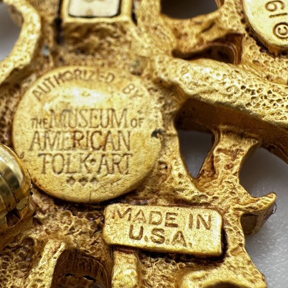 Vintage Museum of American Folk Art Angel Trumpeting Brooch Gold Tone Enamel - Picture 7 of 15
